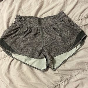 Lulu lemon size 4 hotty hot shorts